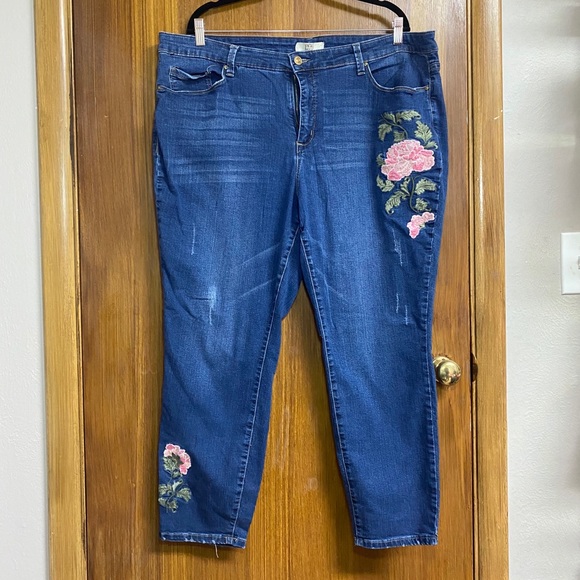 Vintage America Denim - Vintage America Floral Embroidered Jeans size 24